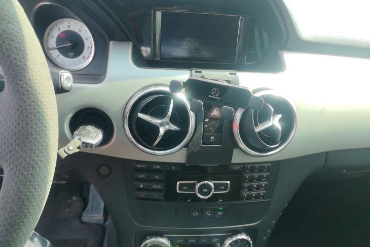 Used Mercedes-Benz GLK-Class 2015 GLK 260 4MATIC Dynamic Edition Ultimate Version Audio And AC Panel