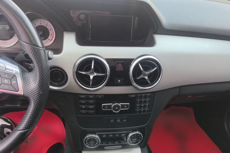 Used Mercedes-Benz GLK-Class 2015 GLK 260 4MATIC Dynamic Edition Ultimate Version Audio And AC Panel