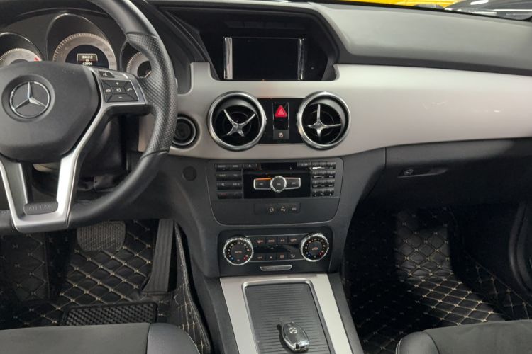 Used Mercedes-Benz GLK-Class 2015 GLK 260 4MATIC Dynamic Edition Ultimate Version Audio And AC Panel