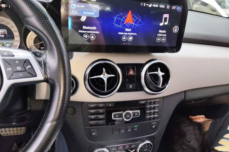 Used Mercedes-Benz GLK-Class 2015 GLK 260 4MATIC Fashion Edition Ultimate Version Audio And AC Panel
