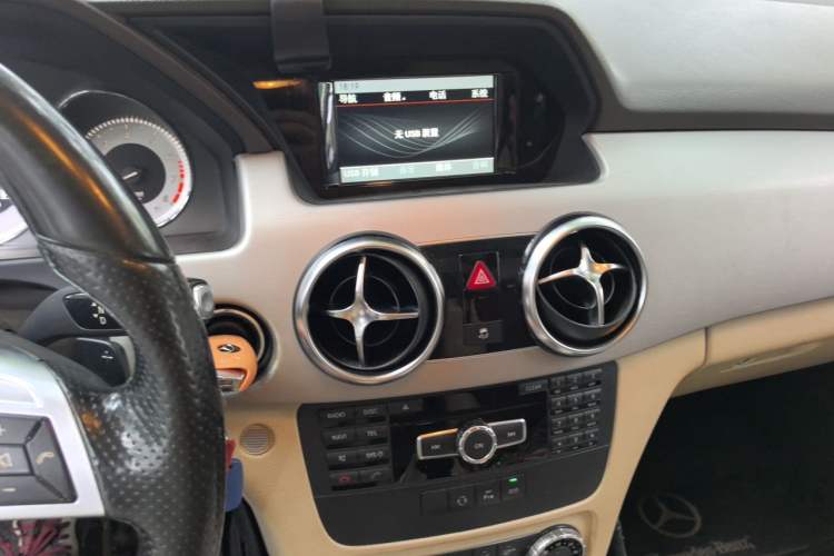 Used Mercedes-Benz GLK-Class 2015 GLK 260 4MATIC Dynamic Edition Ultimate Version Audio And AC Panel