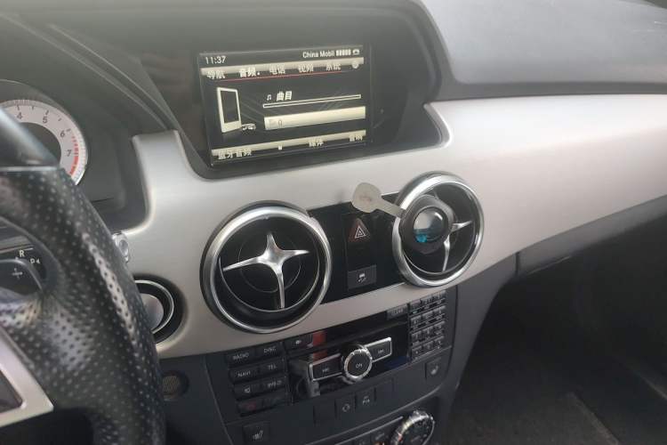 Used Mercedes-Benz GLK-Class 2015 GLK 300 4MATIC Fashion Edition Ultimate Version Audio And AC Panel