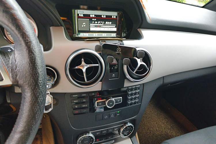 Used Mercedes-Benz GLK-Class 2015 GLK 260 4MATIC Dynamic Edition Ultimate Version Audio And AC Panel