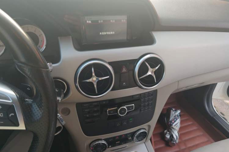Used Mercedes-Benz GLK-Class 2015 GLK 260 4MATIC Dynamic Edition Ultimate Version Audio And AC Panel
