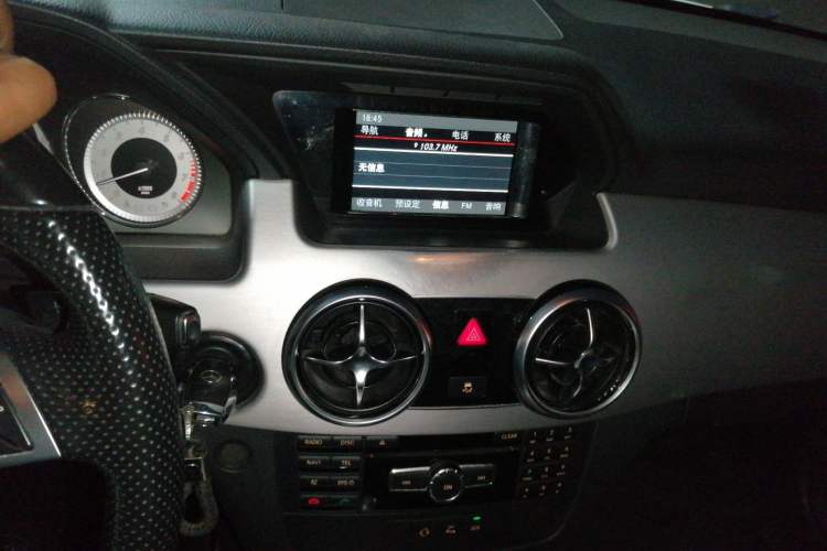 Used Mercedes-Benz GLK-Class 2015 GLK 260 4MATIC Dynamic Edition Ultimate Version Audio And AC Panel