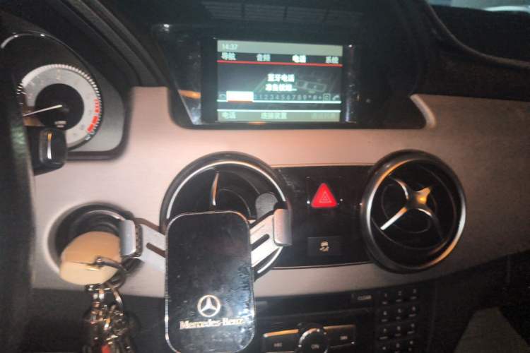 Used Mercedes-Benz GLK-Class 2015 GLK 260 4MATIC Fashion Edition Ultimate Version Audio And AC Panel