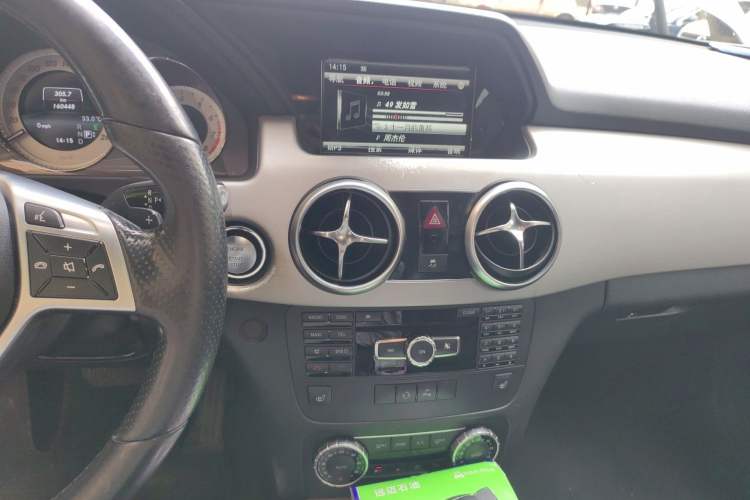 Used Mercedes-Benz GLK-Class 2015 GLK 300 4MATIC Fashion Edition Ultimate Version Audio And AC Panel
