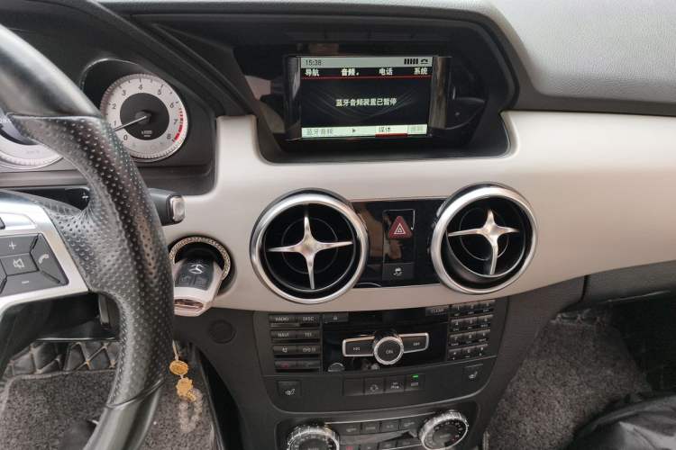 Used Mercedes-Benz GLK-Class 2015 GLK 260 4MATIC Fashion Edition Ultimate Version Audio And AC Panel