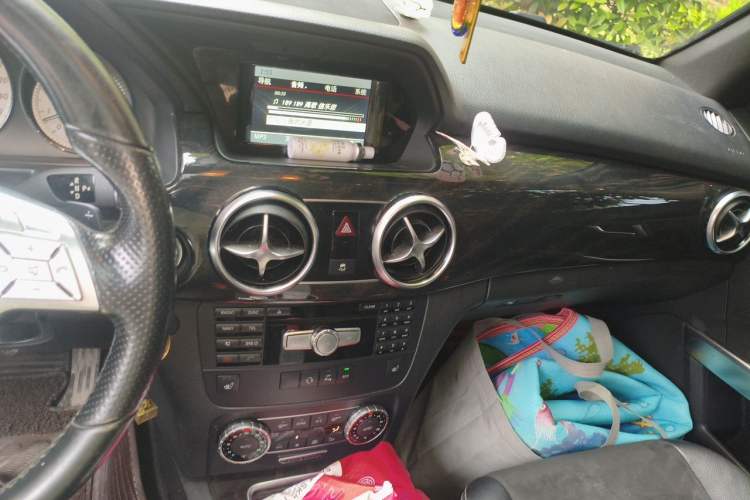 Used Mercedes-Benz GLK-Class 2015 GLK 260 4MATIC Fashion Edition Ultimate Version Audio And AC Panel