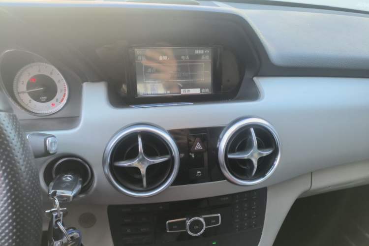 Used Mercedes-Benz GLK-Class 2015 GLK 260 4MATIC Dynamic Edition Ultimate Version Audio And AC Panel