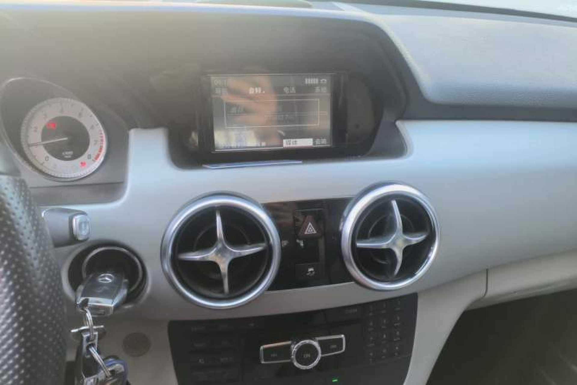 Used Mercedes-Benz GLK-Class 2015 GLK 260 4MATIC Dynamic Edition Ultimate Version Audio And AC Panel
