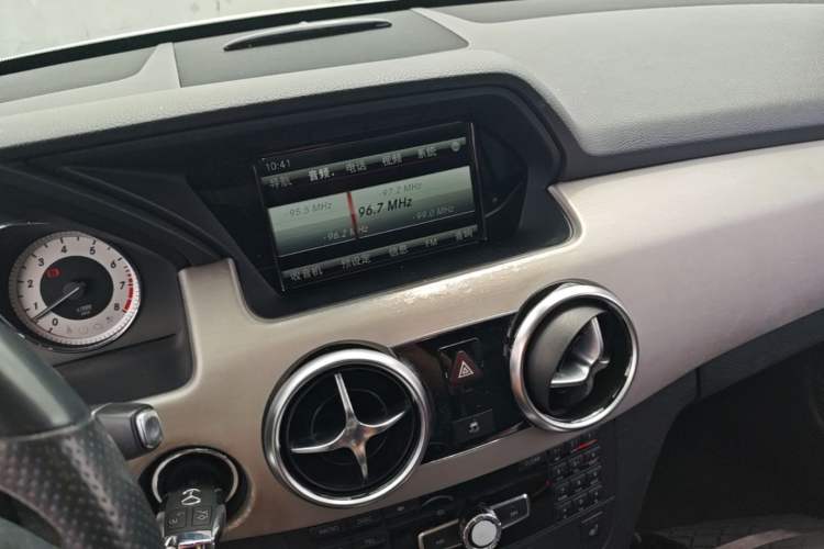 Used Mercedes-Benz GLK-Class 2015 GLK 300 4MATIC Fashion Edition Ultimate Version Audio And AC Panel