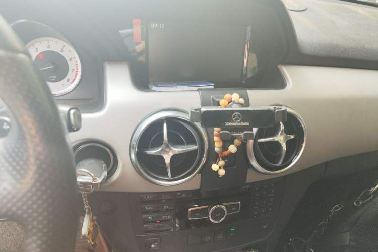 Used Mercedes-Benz GLK-Class 2015 GLK 260 4MATIC Fashion Edition Ultimate Version Audio And AC Panel