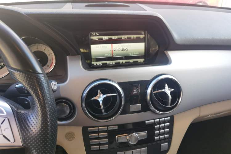 Used Mercedes-Benz GLK-Class 2015 GLK 300 4MATIC Fashion Edition Ultimate Version Audio And AC Panel