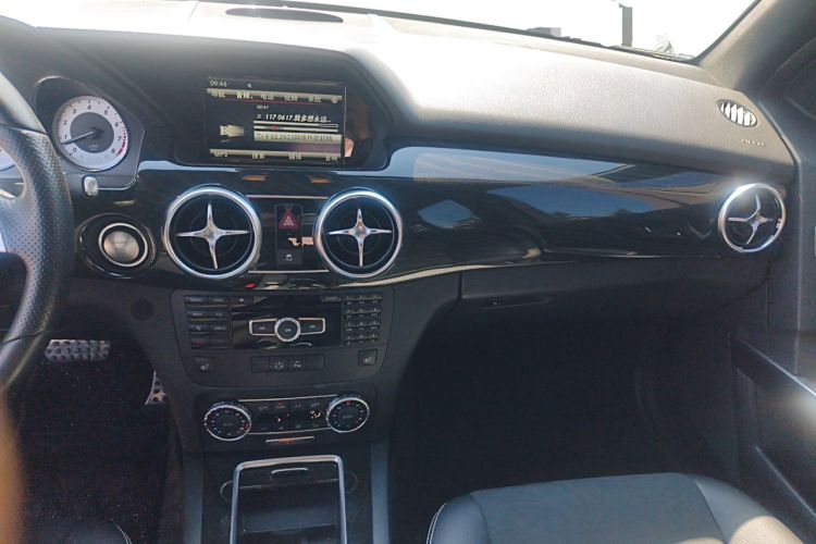 Used Mercedes-Benz GLK-Class 2015 GLK 300 4MATIC Luxury Ultimate Edition Audio And AC Panel