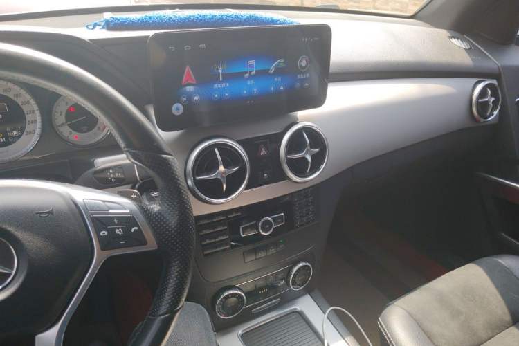 Used Mercedes-Benz GLK-Class 2015 GLK 260 4MATIC Dynamic Edition Ultimate Version Audio And AC Panel
