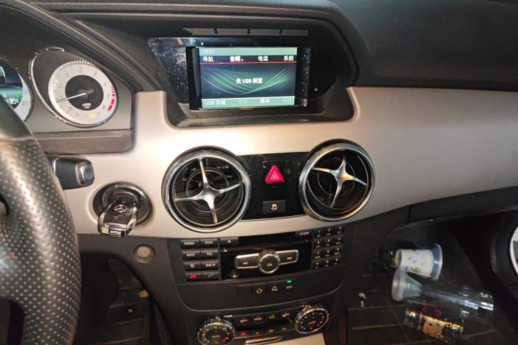 Used Mercedes-Benz GLK-Class 2015 GLK 260 4MATIC Dynamic Edition Ultimate Version Audio And AC Panel