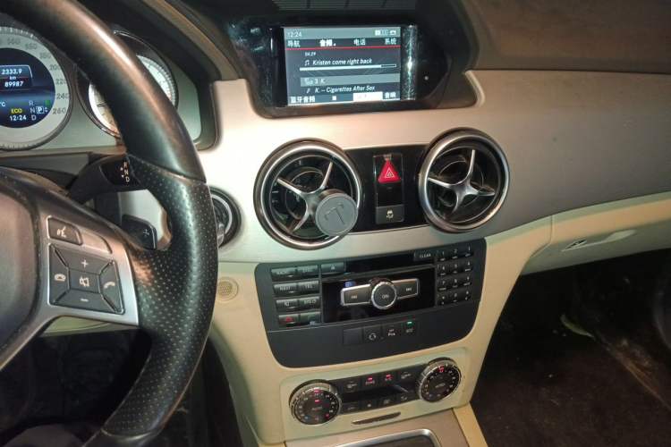 Used Mercedes-Benz GLK-Class 2015 GLK 260 4MATIC Dynamic Edition Ultimate Version Audio And AC Panel