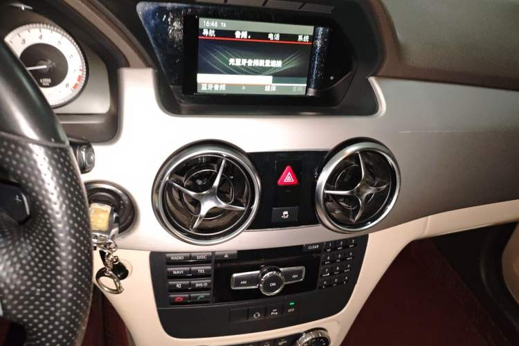 Used Mercedes-Benz GLK-Class 2015 GLK 260 4MATIC Dynamic Edition Ultimate Version Audio And AC Panel
