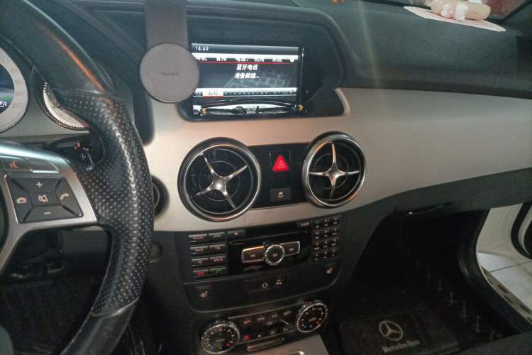Used Mercedes-Benz GLK-Class 2015 GLK 300 4MATIC Fashion Edition Ultimate Version Audio And AC Panel