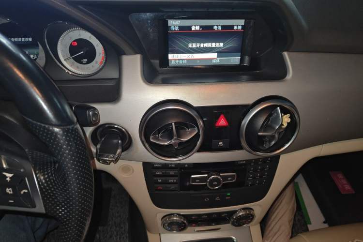 Used Mercedes-Benz GLK-Class 2015 GLK 260 4MATIC Dynamic Edition Ultimate Version Audio And AC Panel