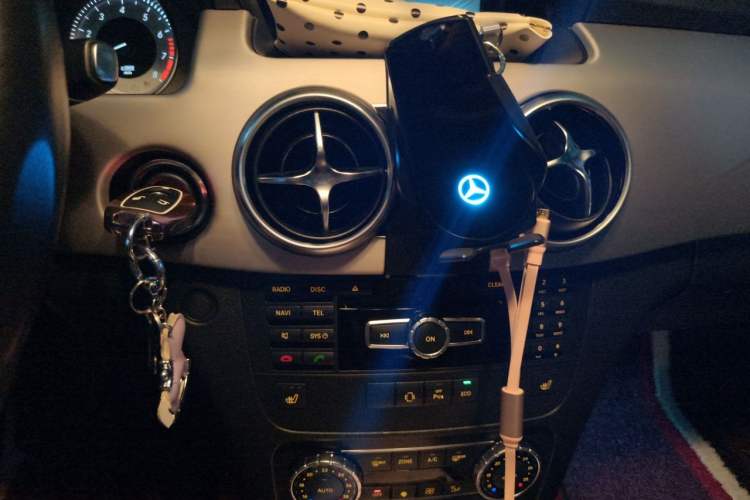 Used Mercedes-Benz GLK-Class 2015 GLK 260 4MATIC Fashion Edition Ultimate Version Audio And AC Panel