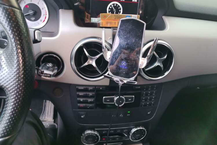 Used Mercedes-Benz GLK-Class 2015 GLK 260 4MATIC Fashion Edition Ultimate Version Audio And AC Panel