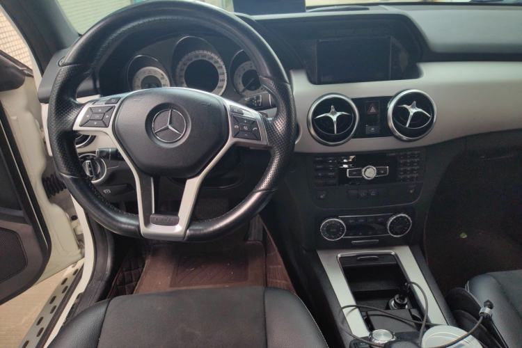 Used Mercedes-Benz GLK-Class 2015 GLK 300 4MATIC Fashion Edition Ultimate Version Center Console