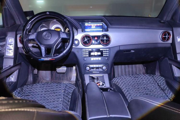 Used Mercedes-Benz GLK-Class 2015 GLK 300 4MATIC Fashion Edition Ultimate Version Center Console