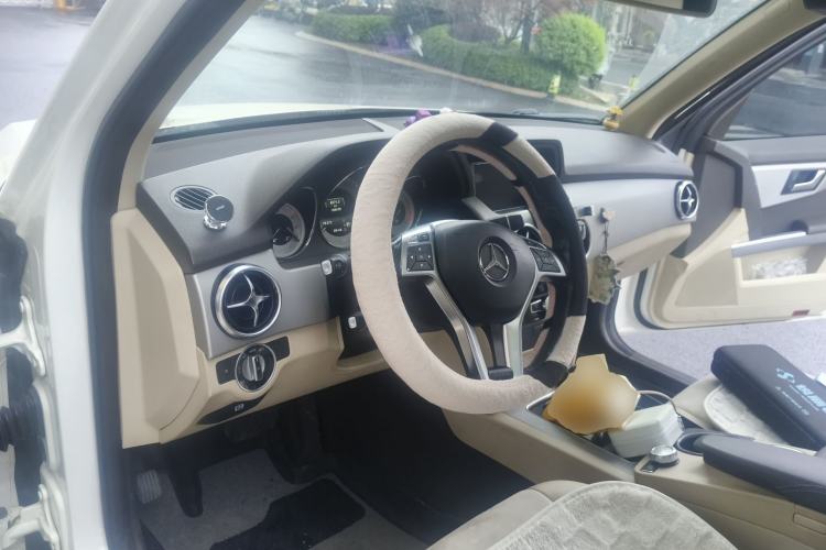 Used Mercedes-Benz GLK-Class 2015 GLK 300 4MATIC Fashion Edition Ultimate Version Center Console