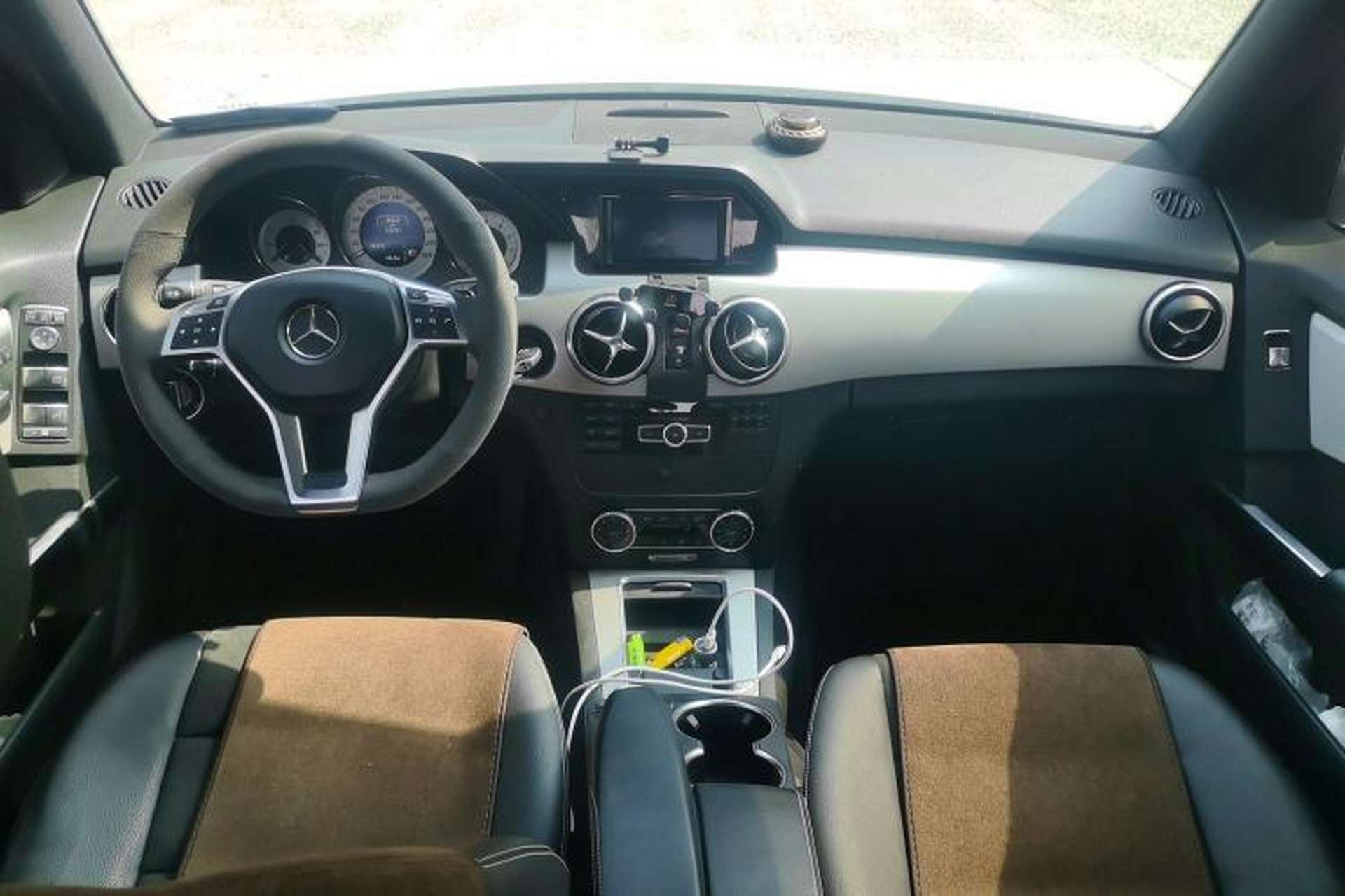 Used Mercedes-Benz GLK-Class 2015 GLK 260 4MATIC Dynamic Edition Ultimate Version Center Console