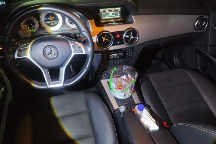 Used Mercedes-Benz GLK-Class 2015 GLK 260 4MATIC Fashion Edition Ultimate Version Center Console