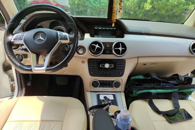 Used Mercedes-Benz GLK-Class 2015 GLK 300 4MATIC Fashion Edition Ultimate Version Center Console