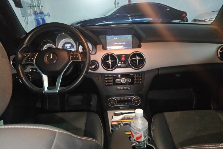 Used Mercedes-Benz GLK-Class 2015 GLK 260 4MATIC Dynamic Edition Ultimate Version Center Console