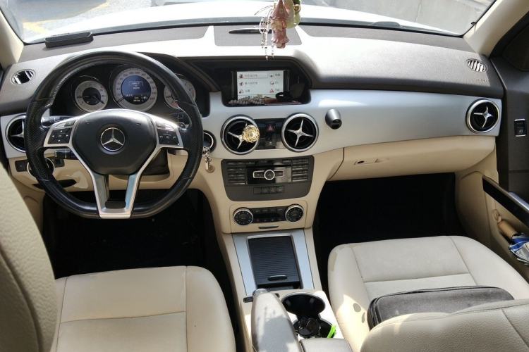 Used Mercedes-Benz GLK-Class 2015 GLK 260 4MATIC Dynamic Edition Ultimate Version Center Console