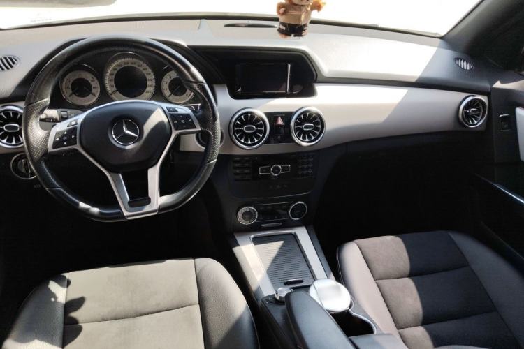 Used Mercedes-Benz GLK-Class 2015 GLK 260 4MATIC Dynamic Edition Ultimate Version Center Console