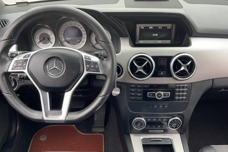 Used Mercedes-Benz GLK-Class 2015 GLK 260 4MATIC Dynamic Edition Ultimate Version Center Console