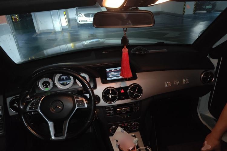 Used Mercedes-Benz GLK-Class 2015 GLK 260 4MATIC Dynamic Edition Ultimate Version Center Console