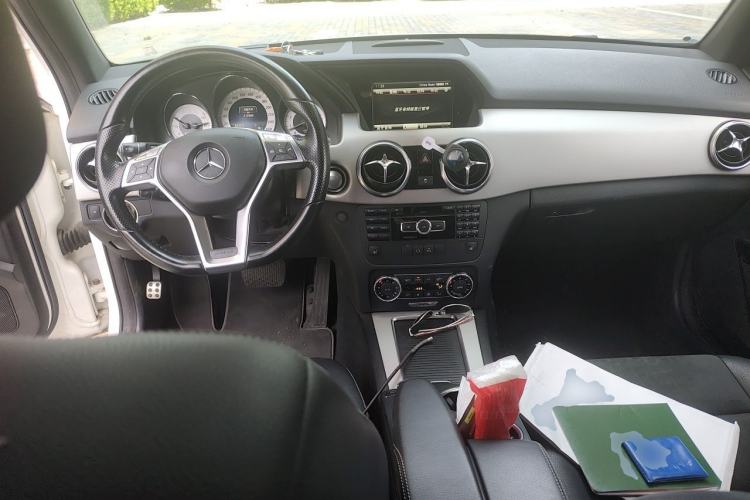 Used Mercedes-Benz GLK-Class 2015 GLK 300 4MATIC Fashion Edition Ultimate Version Center Console