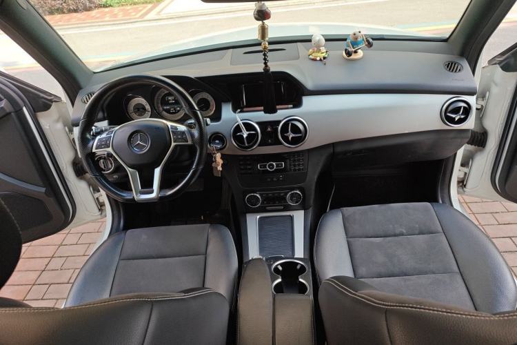 Used Mercedes-Benz GLK-Class 2015 GLK 260 4MATIC Dynamic Edition Ultimate Version Center Console
