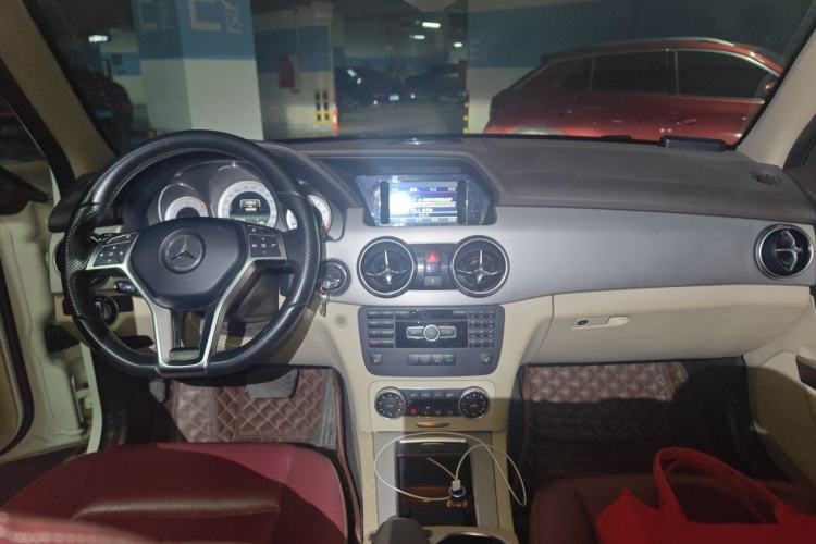 Used Mercedes-Benz GLK-Class 2015 GLK 260 4MATIC Fashion Edition Ultimate Version Center Console