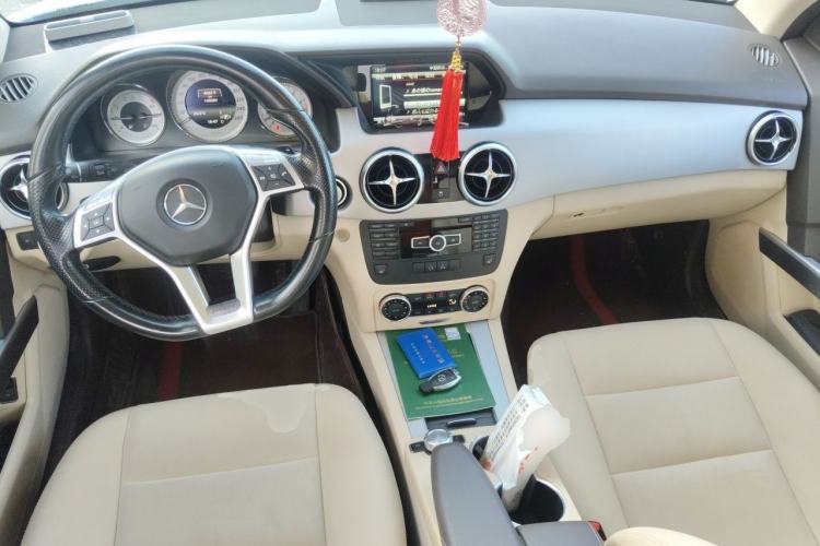 Used Mercedes-Benz GLK-Class 2015 GLK 300 4MATIC Fashion Edition Ultimate Version Center Console
