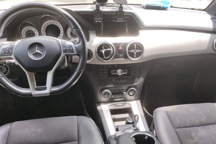 Used Mercedes-Benz GLK-Class 2015 GLK 260 4MATIC Dynamic Edition Ultimate Version Center Console