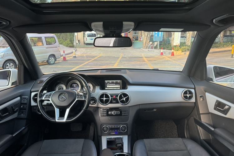 Used Mercedes-Benz GLK-Class 2015 GLK 260 4MATIC Dynamic Edition Ultimate Version Center Console