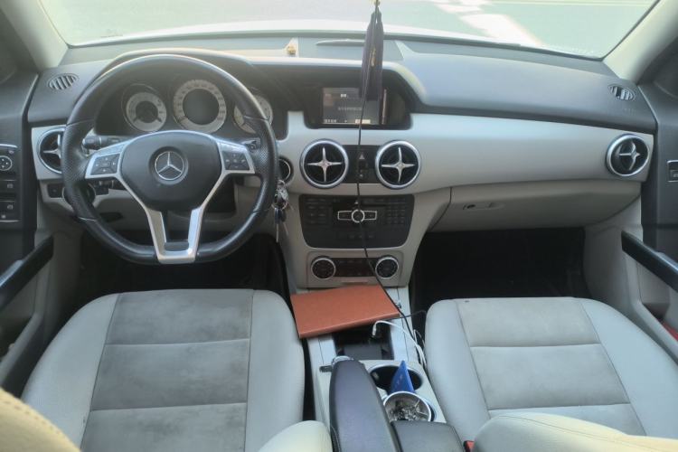 Used Mercedes-Benz GLK-Class 2015 GLK 260 4MATIC Dynamic Edition Ultimate Version Center Console