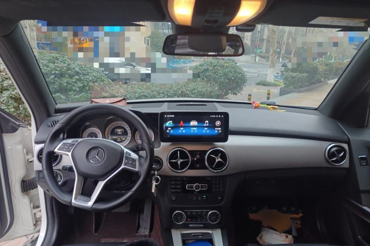 Used Mercedes-Benz GLK-Class 2015 GLK 260 4MATIC Fashion Edition Ultimate Version Center Console