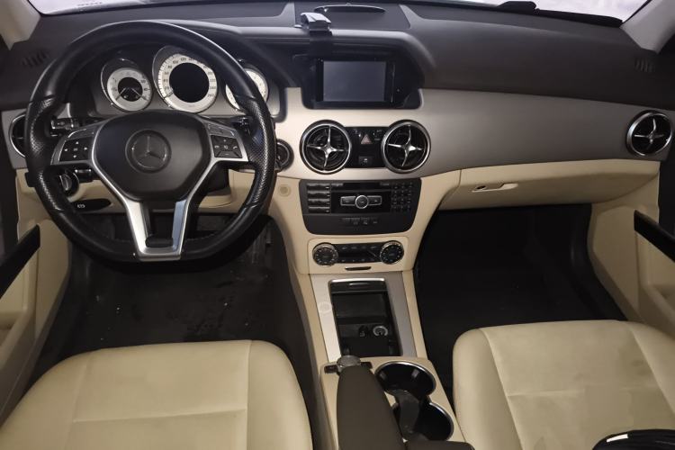 Used Mercedes-Benz GLK-Class 2015 GLK 260 4MATIC Dynamic Edition Ultimate Version Center Console