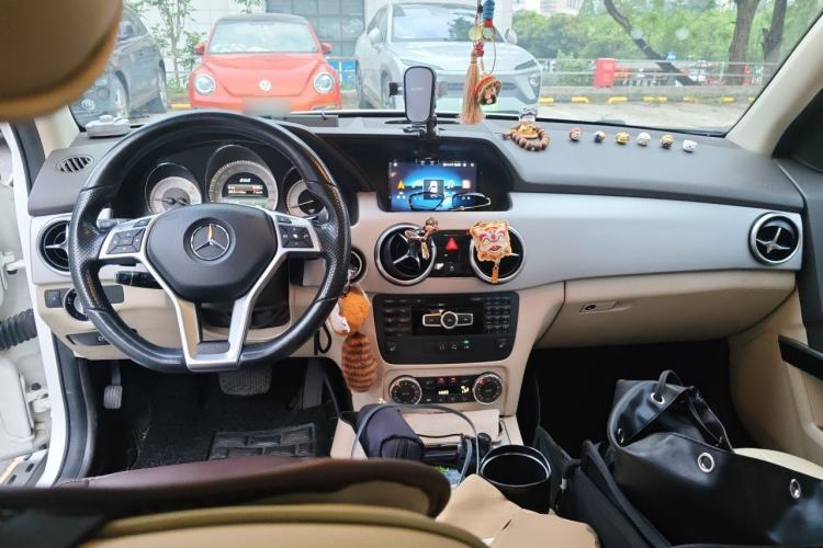 Used Mercedes-Benz GLK-Class 2015 GLK 260 4MATIC Fashion Edition Ultimate Version Center Console