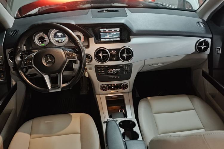 Used Mercedes-Benz GLK-Class 2015 GLK 260 4MATIC Dynamic Edition Ultimate Version Center Console