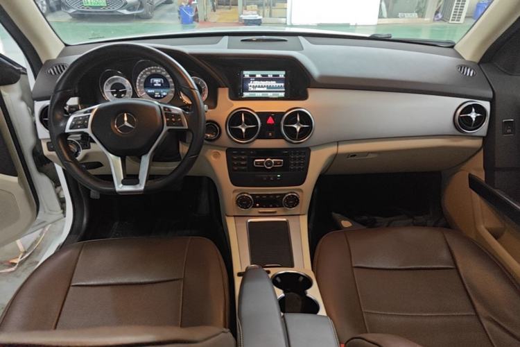 Used Mercedes-Benz GLK-Class 2015 GLK 260 4MATIC Dynamic Edition Ultimate Version Center Console